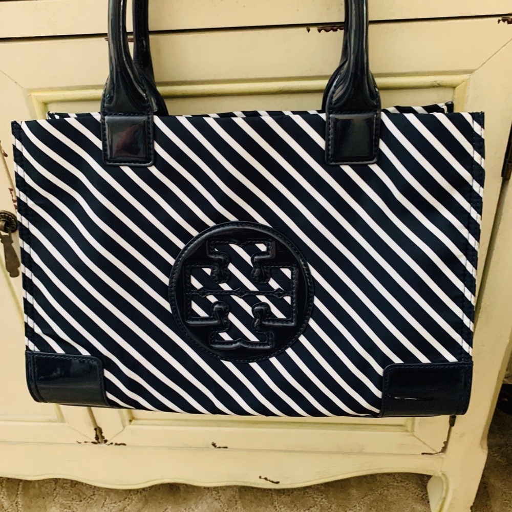 Tory Burch tote .